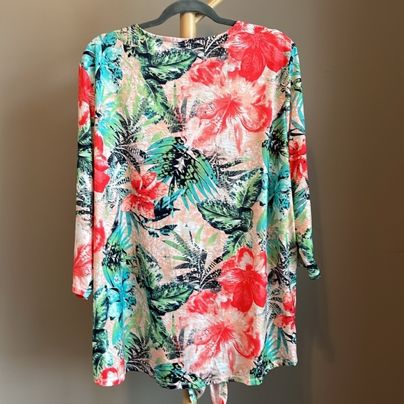 ⭐️⭐️PICK 5 / $20 NWT Coral Bay Pink Green 3/4 Sleeve Tie Front Blouse 2X - Picture 4 of 5